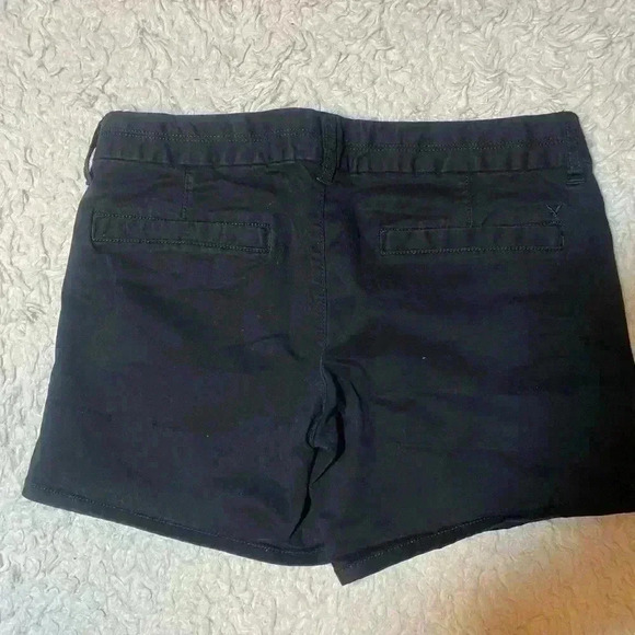 Women’s American Eagle Outfitters black stretch shorts with pockets . Size 6 - Picture 2 of 4